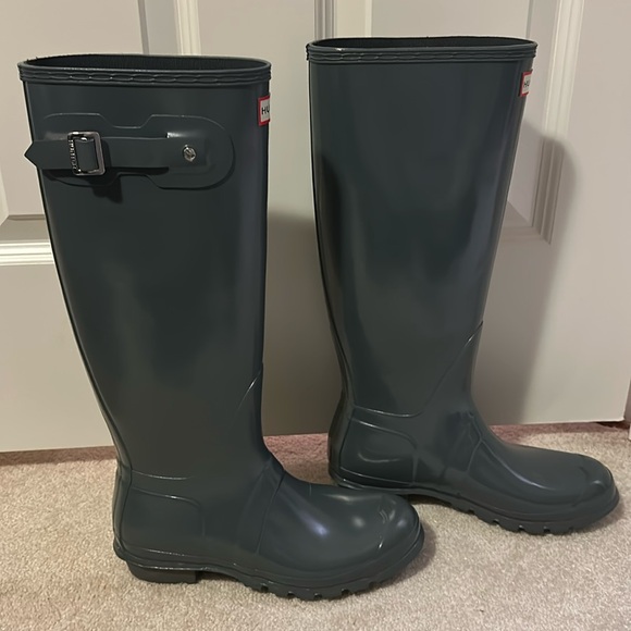 Women’s size 9 gray Hunter boots like new - Picture 3 of 7